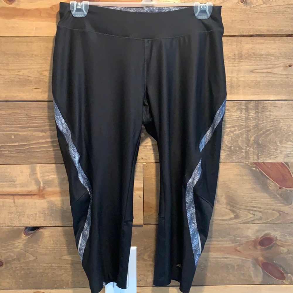 Women’s workout bottoms - Picture 1 of 16